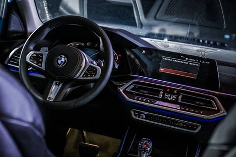http://prportal.bmw.com.cn/UploadFile/images/04_%E5%85%A8%E6%96%B0BMW%20X5%E4%B8%93%E5%B1%9E%E8%B1%AA%E5%8D%8E%E5%86%85%E9%A5%B0%E5%BA%A7%E8%88%B1(1).jpg