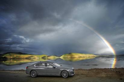 http://prportal.bmw.com.cn/UploadFile/images/05_%20%E6%96%B0BMW%207%E7%B3%BB%E9%A6%99%E6%A0%BC%E9%87%8C%E6%8B%89%E8%AF%95%E9%A9%BE.jpeg